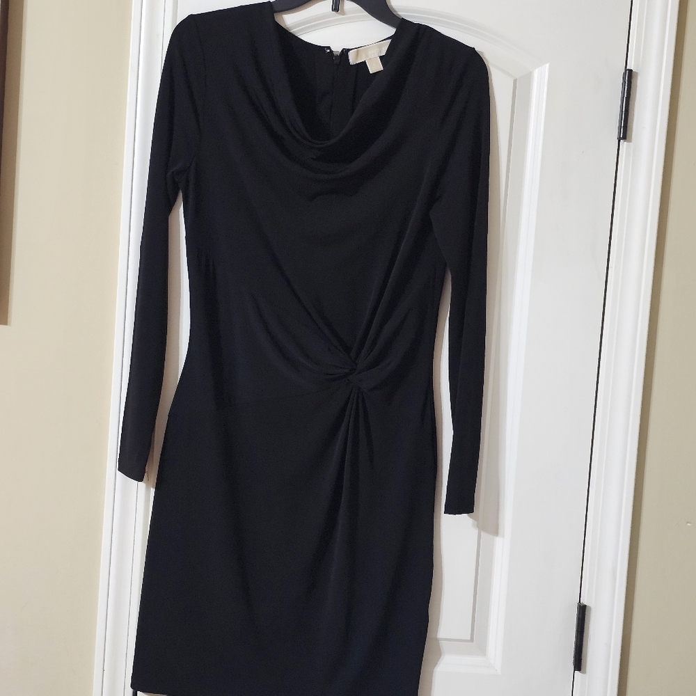 Michael Kors Elegant Black Long-Sleeve Dress - Picture 6 of 6